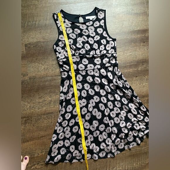 LOFT soft fit & flare dress sz small A line black neutral tones EUC rayon tencel - Picture 10 of 13